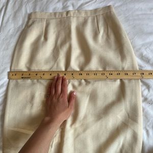 Stunning vintage cream pencil skirt, 100% wool, made in France